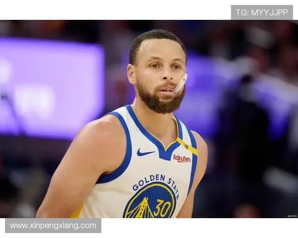 库里一瘸一拐曝光膝痛已7天 库里一瘸一拐曝光膝痛已7天